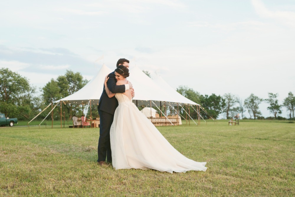 vintage-shabby-chic-farm-wedding-ideas