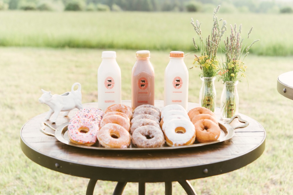 vintage-shabby-chic-farm-wedding-ideas