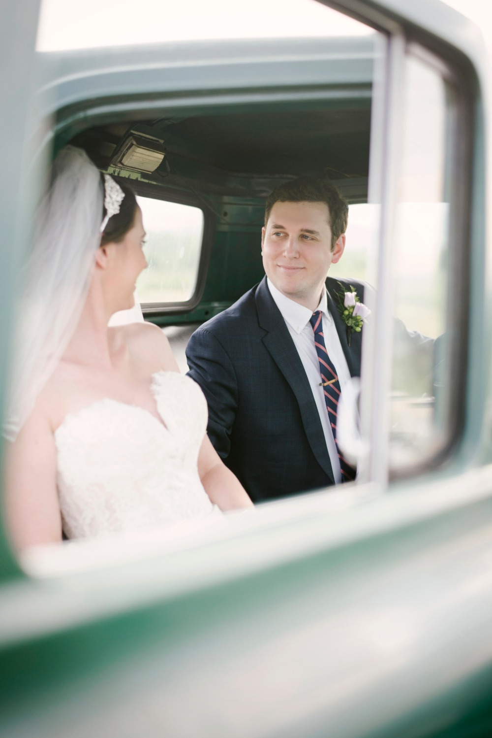 vintage-shabby-chic-farm-wedding-ideas