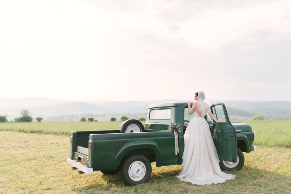 vintage-shabby-chic-farm-wedding-ideas