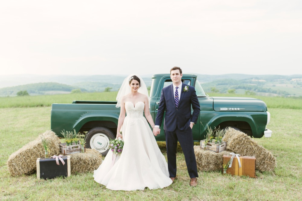 vintage-shabby-chic-farm-wedding-ideas