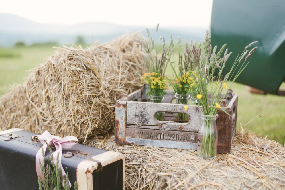 vintage-shabby-chic-farm-wedding-ideas
