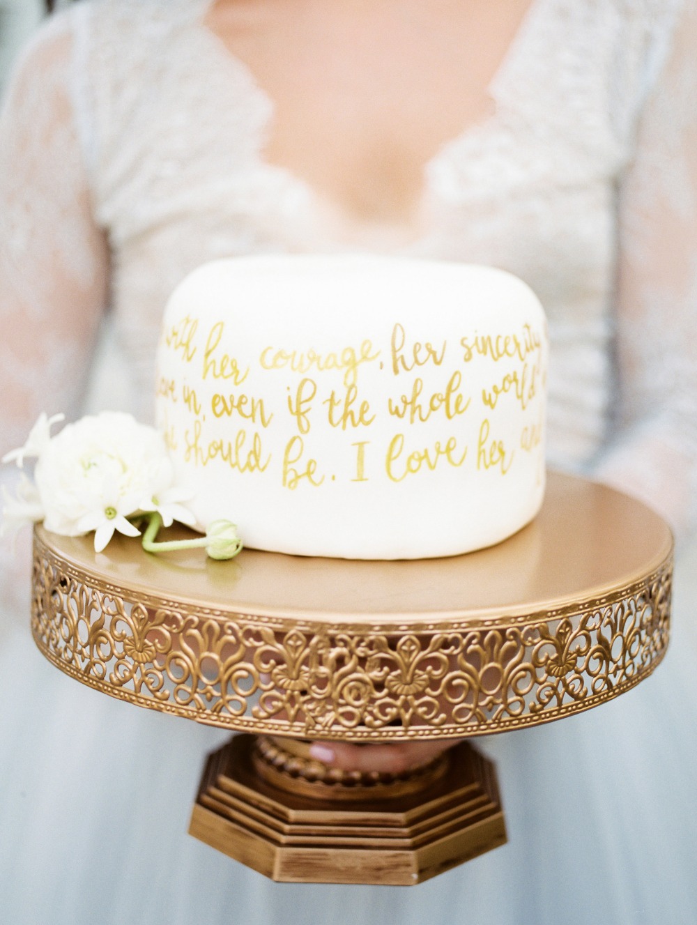 Elopement wedding cake with vows