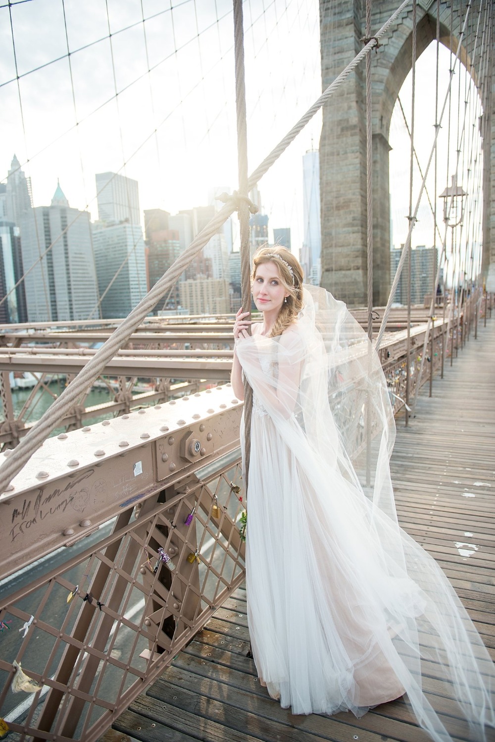 Lovely bridal portrait on the Brooklyn bridge