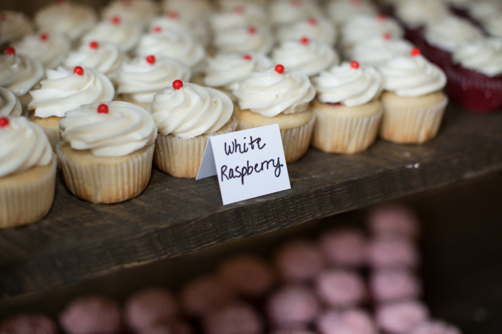 white raspberry wedding cakes