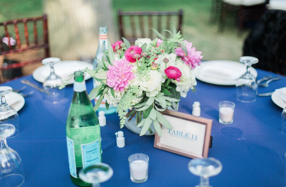 Blue and pink table decor