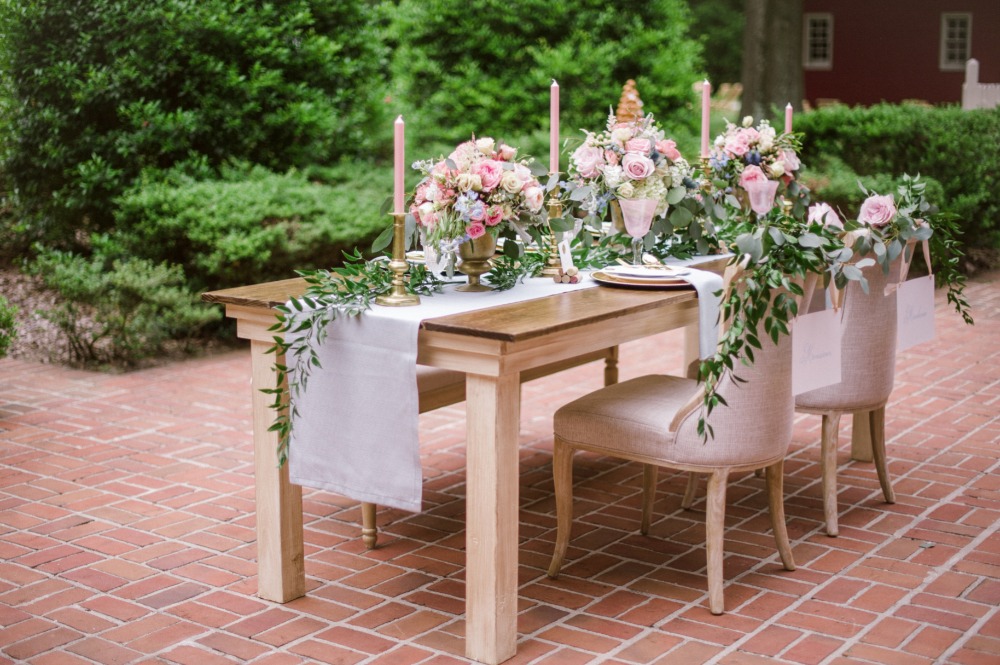 romantic sweetheart table in pink and gold