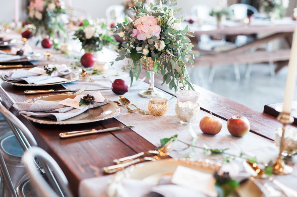Natural wedding decor with apples