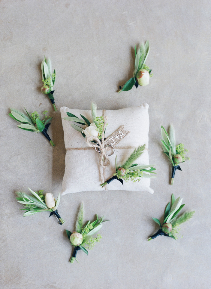 classic ring pillow and boutonnieres