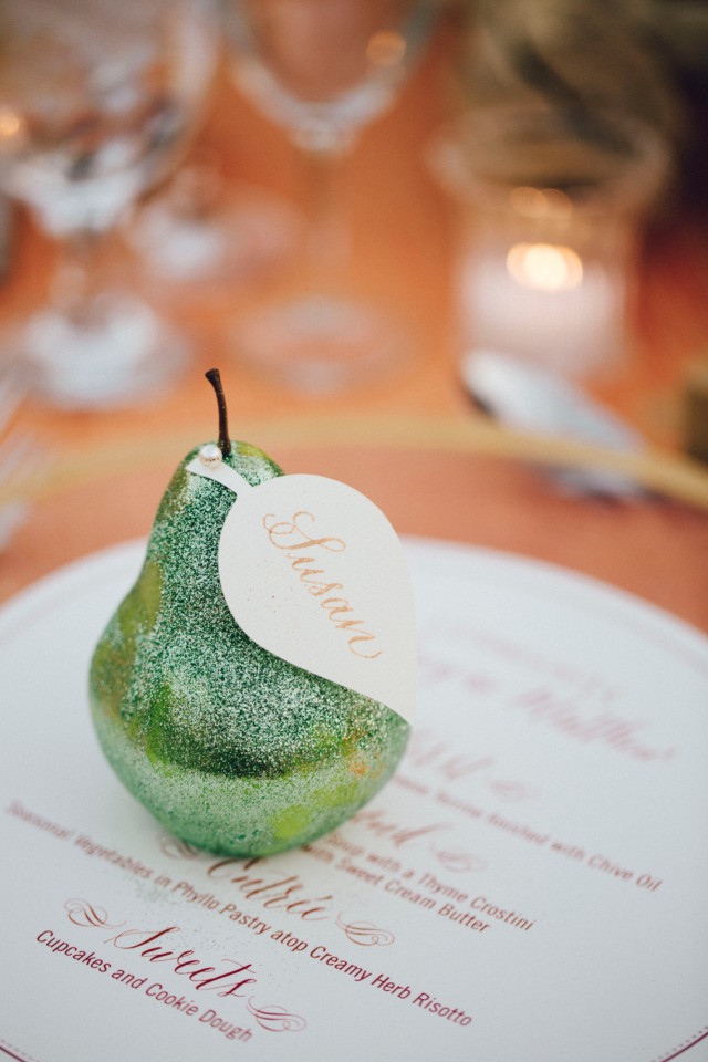 Glittery pear with name tag Susan on a wedding table setting