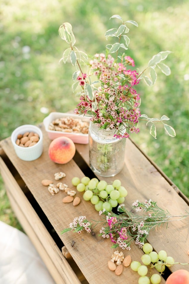 Cute and simple outdoor picnic