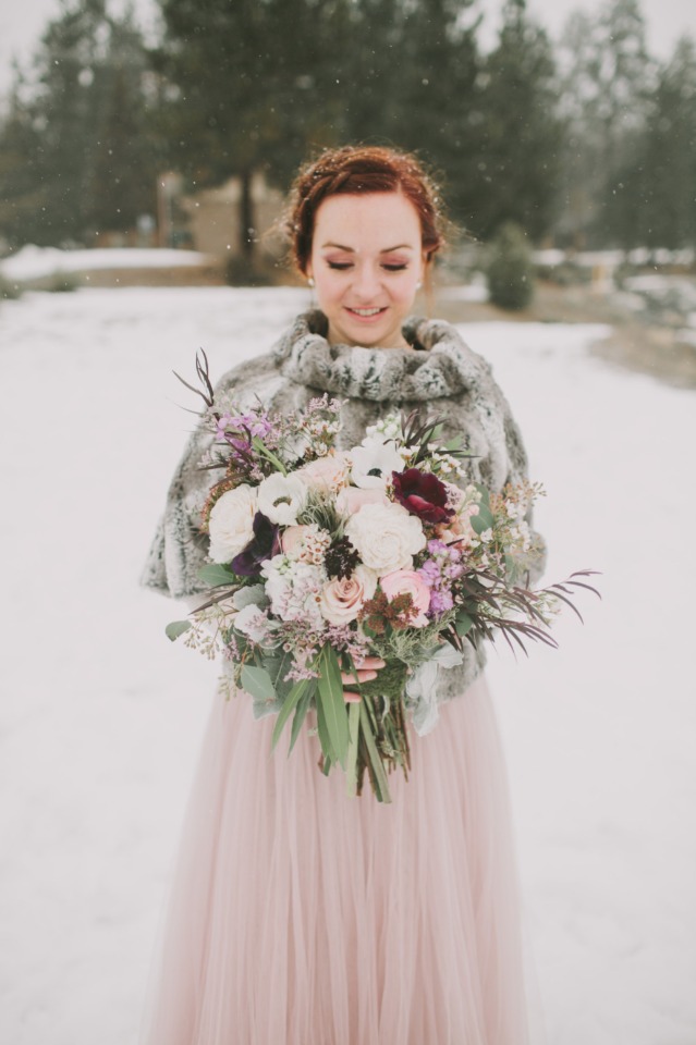 winter bride with unique wedding style