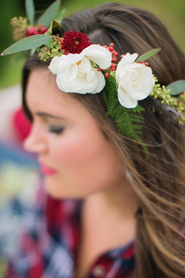Floral red and white crown