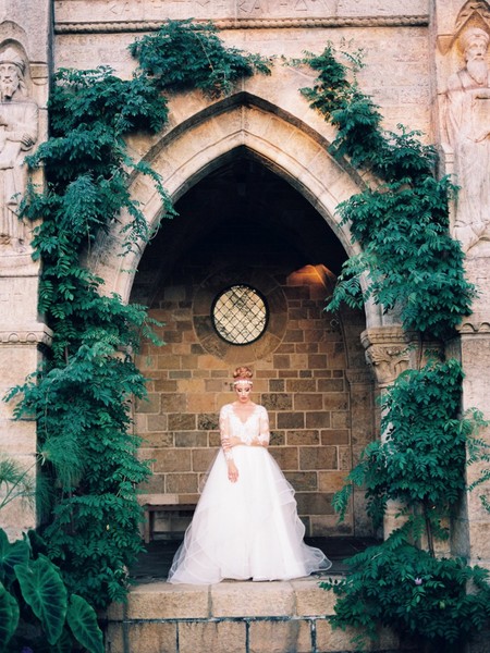 Gorgeous Glam Old Hollywood Inspired Black and White Wedding