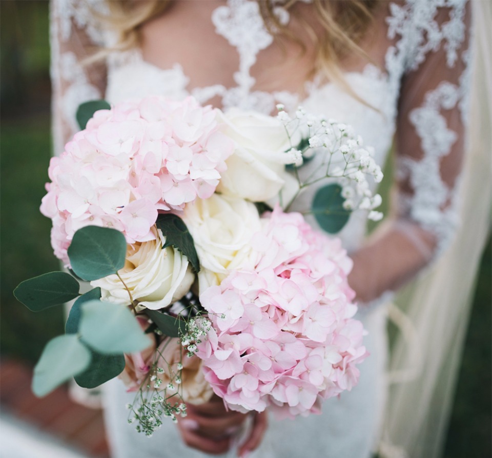 pink and white hydrangea bouquet
