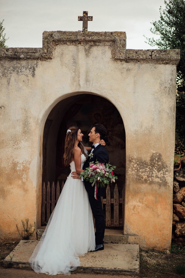 wedding couple in the Italian countryside