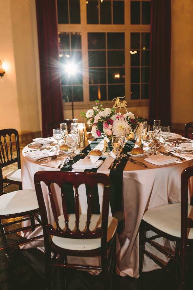 gold black and white wedding table decor