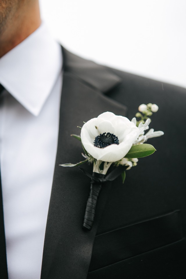 Chic boutonniere for the groom