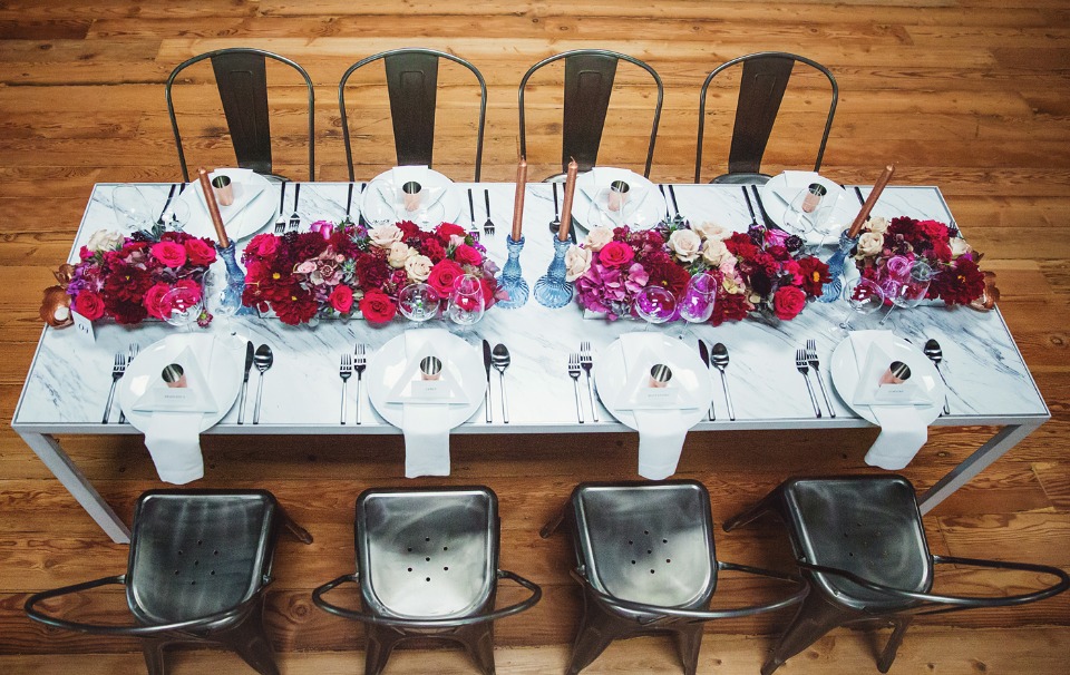 hot pink and deep berry modern wedding table decor