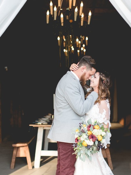 Must-See Edgy, Colorful and Unique Boho Barn Wedding Ideas