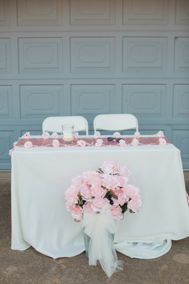 Pink and white sweetheart table