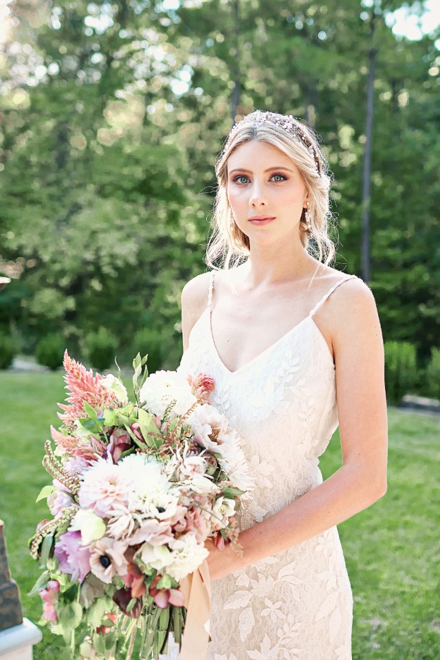 Soft and romantic bridal look