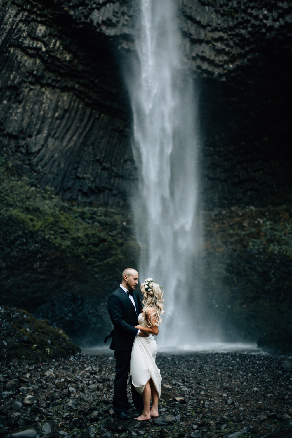 Bride and groom waterfall photo idea