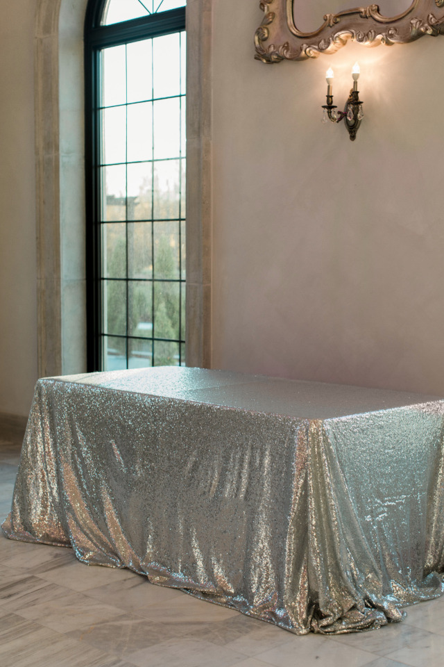How to order a tablecloth