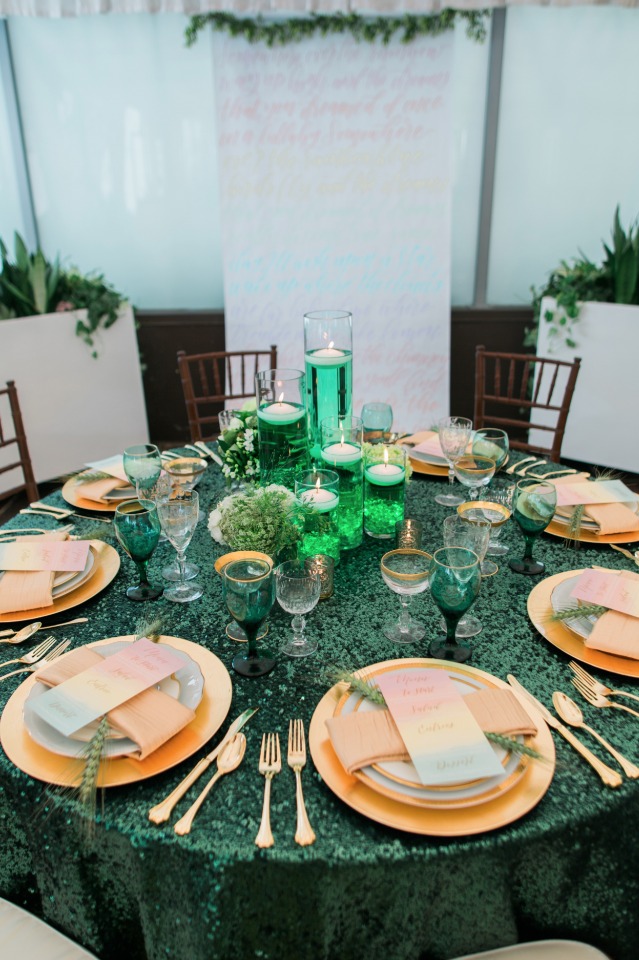 emerald green and gold glam wedding table