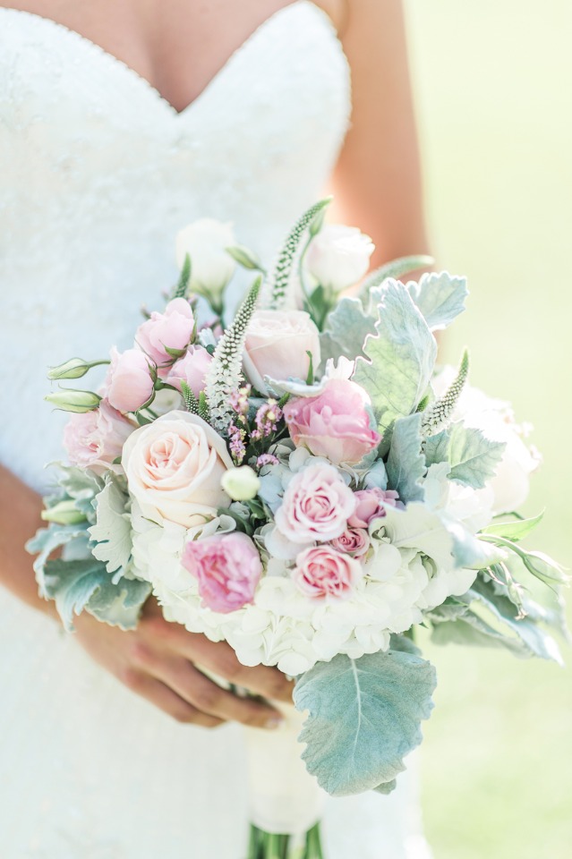 Light and bright wedding bouquet