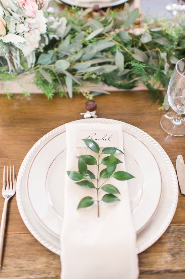 Leafy green place setting
