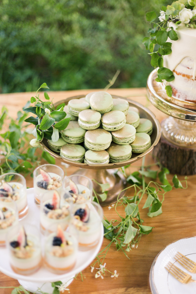 green macaron wedding desserts