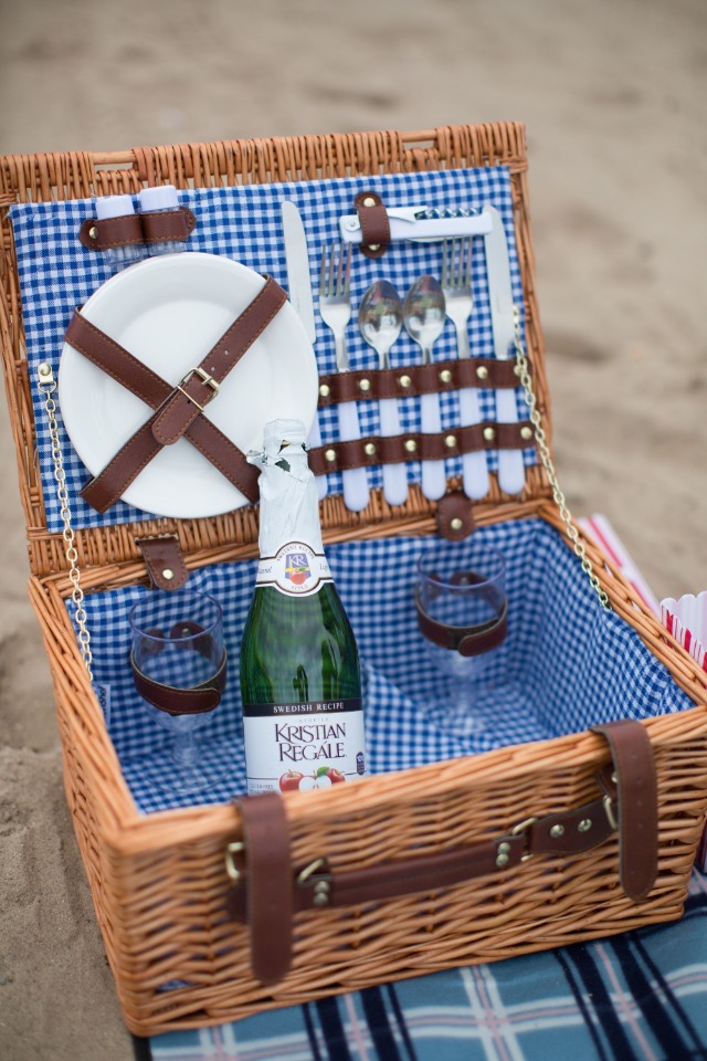 Engagement beach picnic
