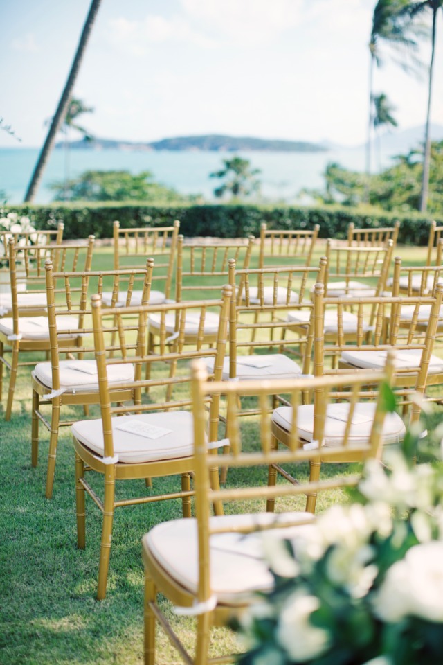 elegant gold chairs at the wedding ceremony