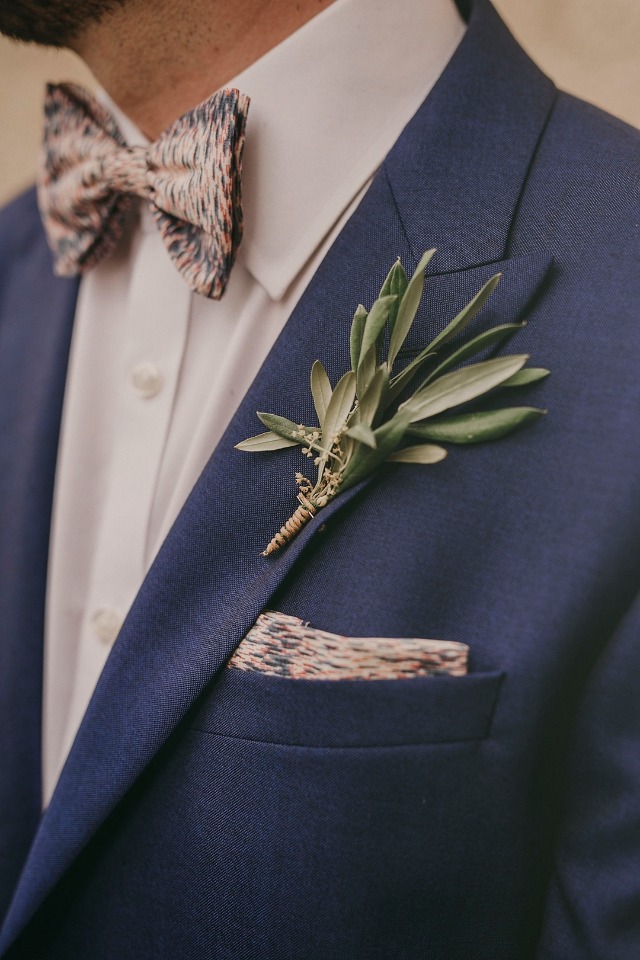 Simple greenery boutonniere