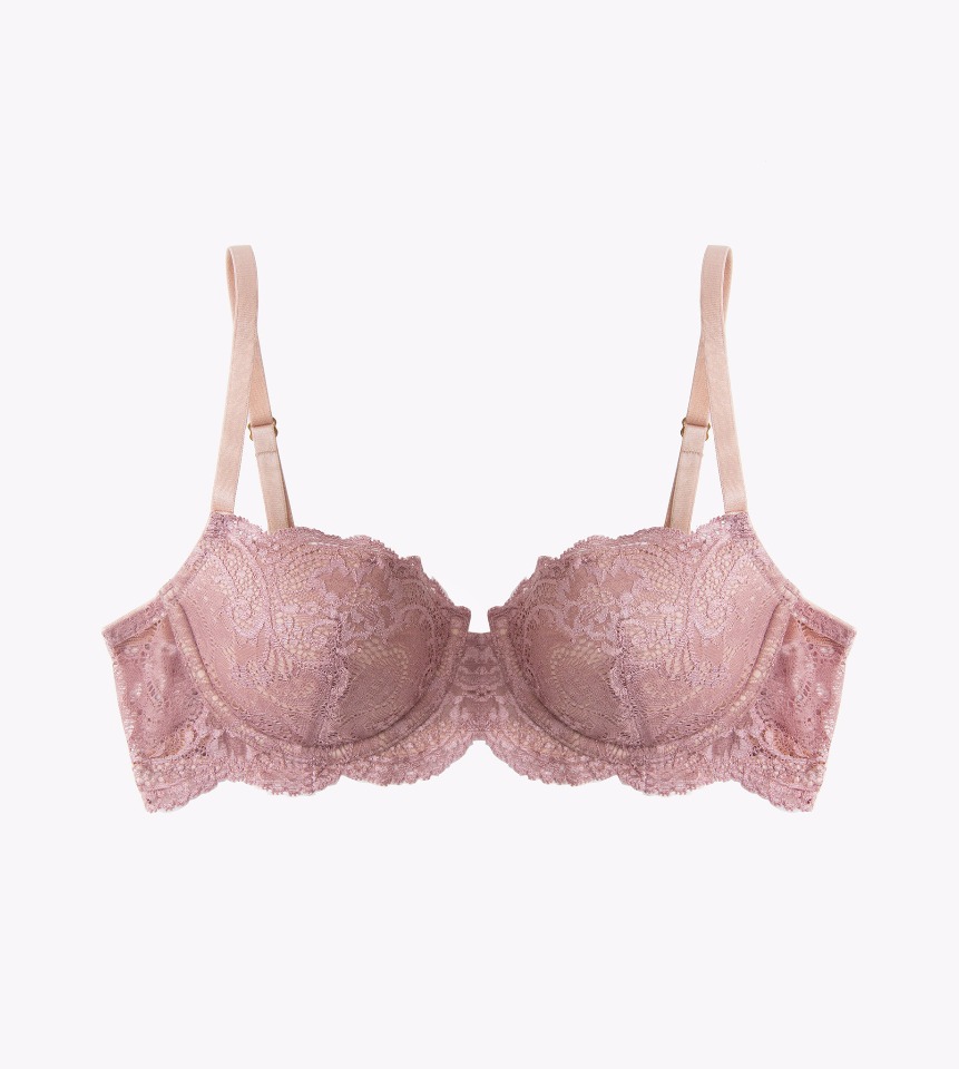 Elegant lavender lace bra, perfect for a comfortable everyday look