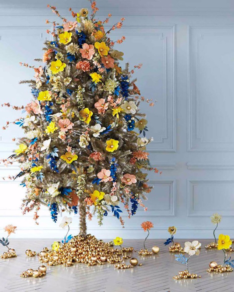 flower power Christmas tree thanks to Martha Stewart