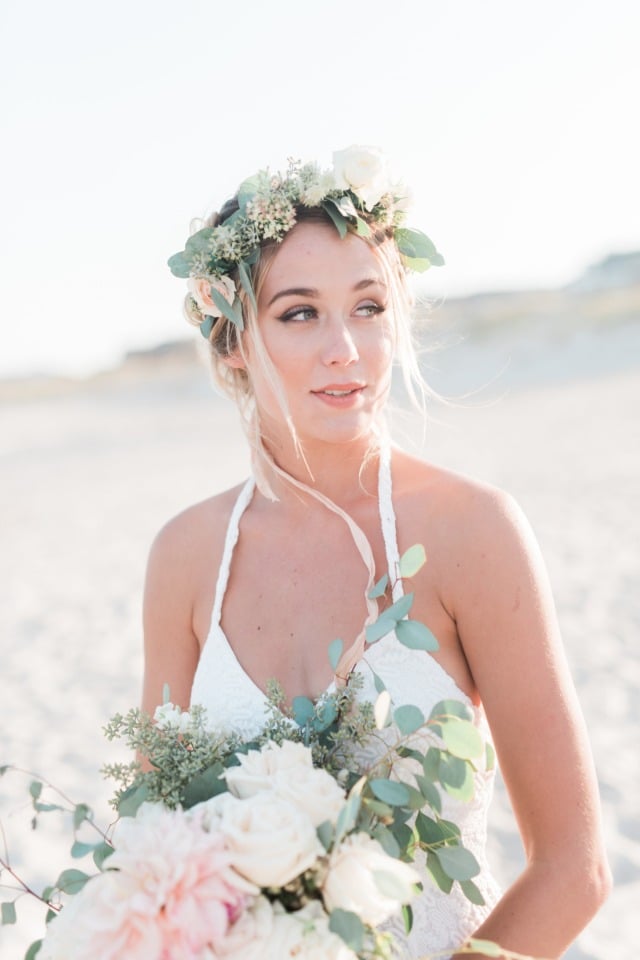 Natural and elegant boho beach bride