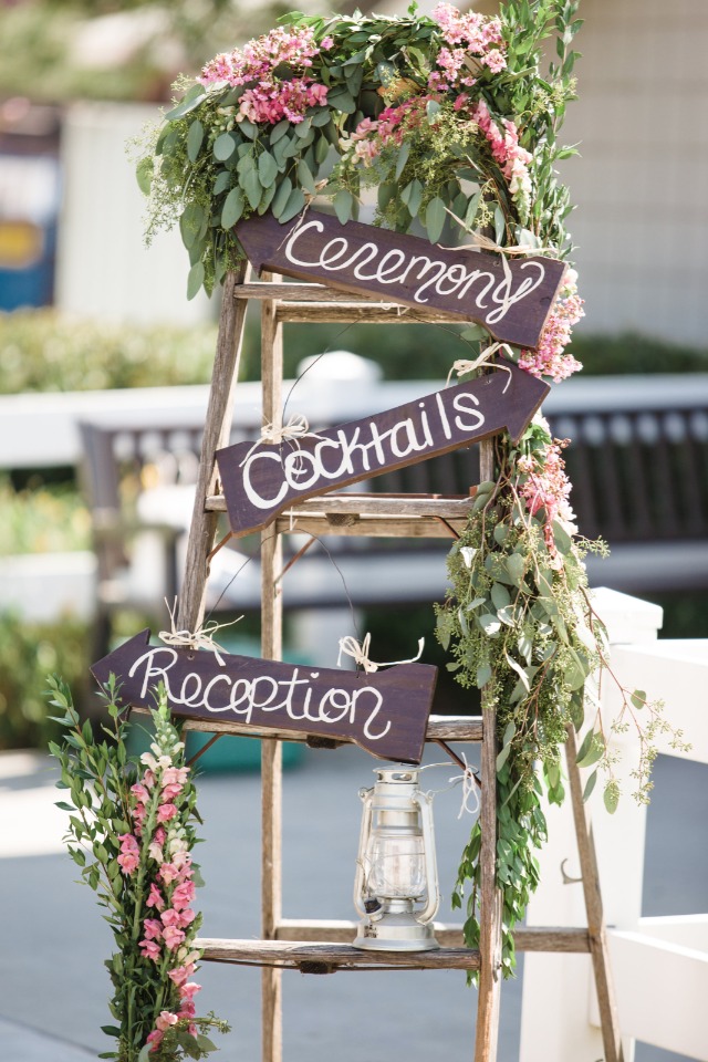 Cute wedding sign idea