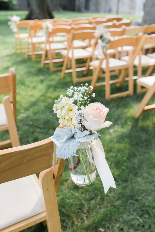 Simple aisle decor idea