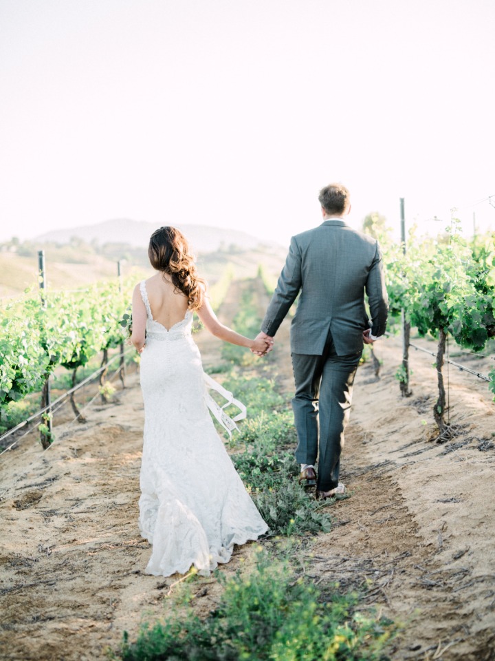vineyard wedding couple
