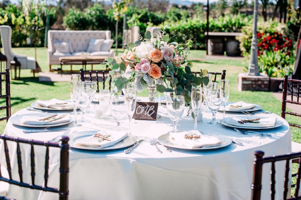 outdoor garden wedding table decor