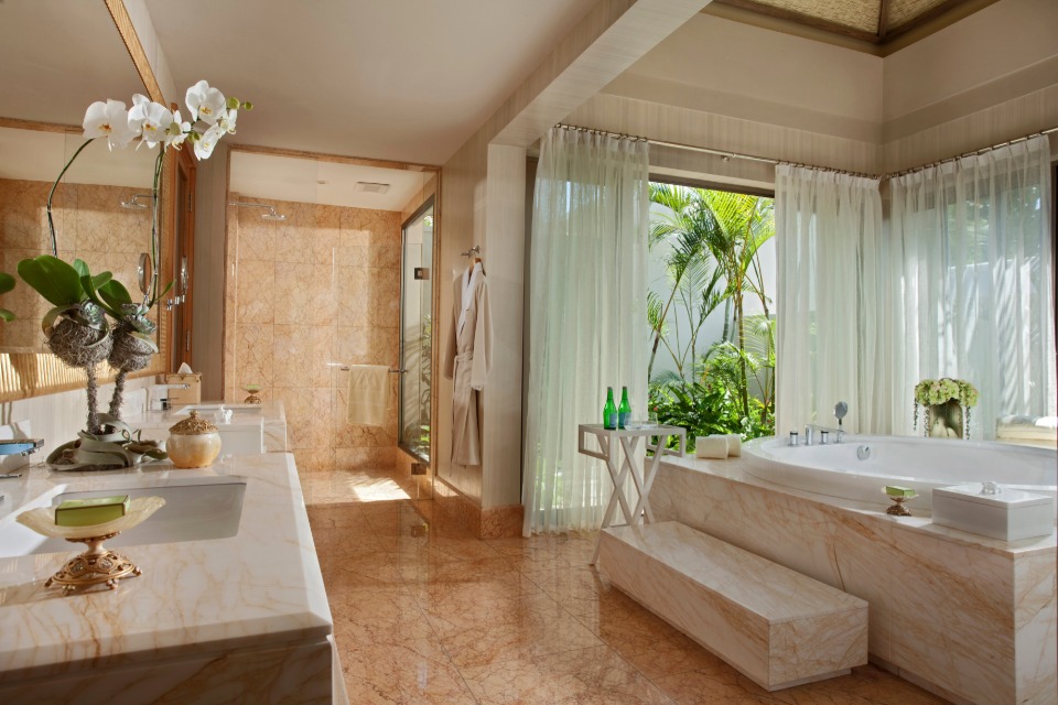 The Mulia Villas jacuzzi tub