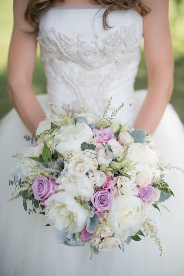 purple and white wedding bouquet