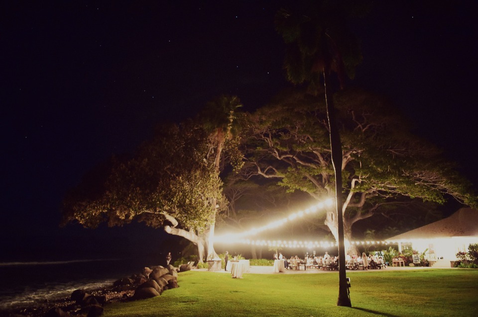 Romantic and dreamy outdoor wedding in Hawaii