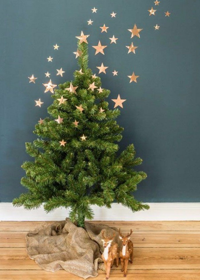 no fault in these stars. love this copper star tree and wall decor