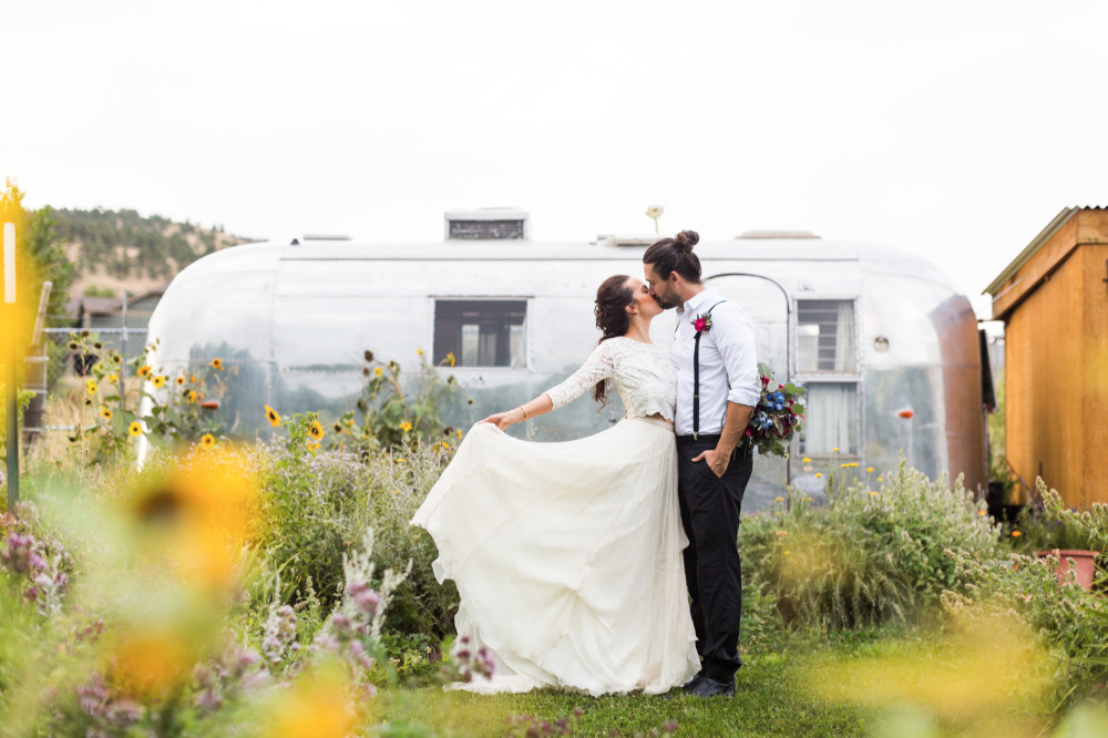 this-wedding-rocks-like-literally
