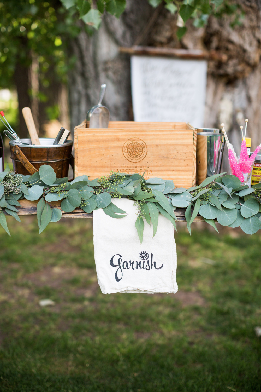 this-wedding-rocks-like-literally