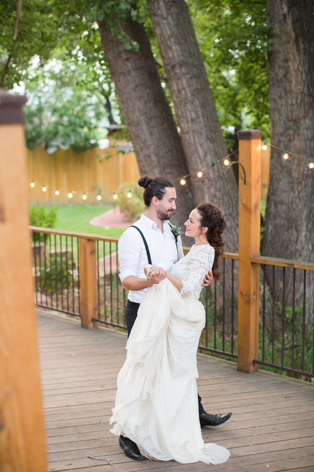this-wedding-rocks-like-literally