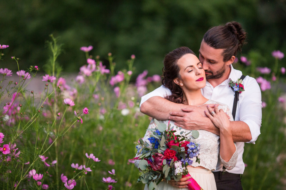 this-wedding-rocks-like-literally